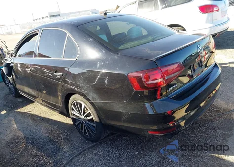 2016 Volkswagen Jetta 1.8T Sport z USA, uszkodzony, nr VIN 3VWD17AJ8GM299689